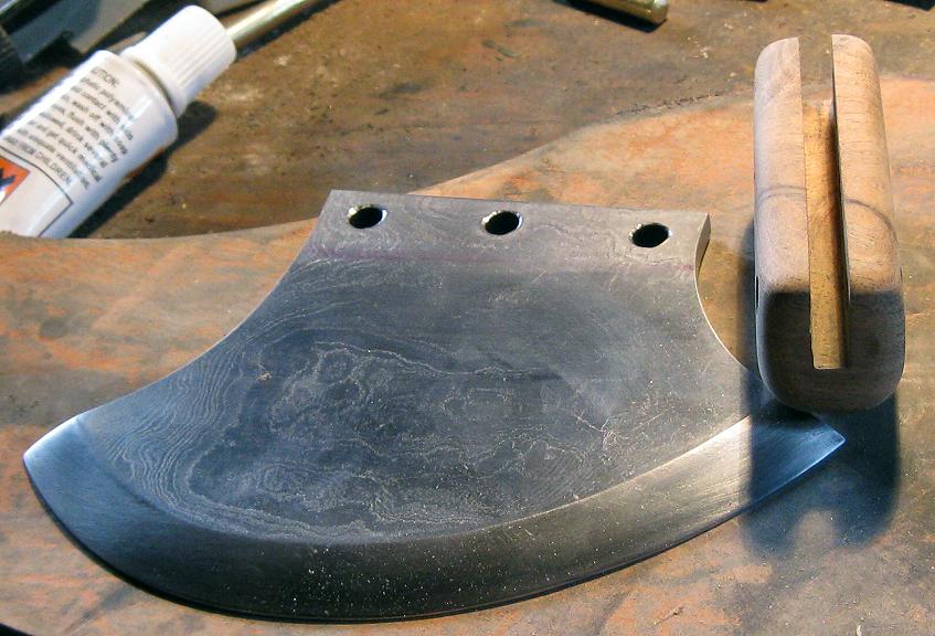 Ergonomic Ulu construction